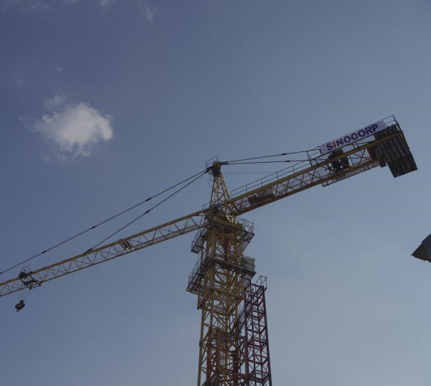 380V / 50Hz / 3 Fases de alimentação SINOCORP 10T Torre de guindaste em amarelo / verde