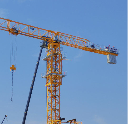 8 t Carga L46A1 Torre de secção de mastro Guindaste de topo plano QTZ80 PT6015-8 60m comprimento de janela