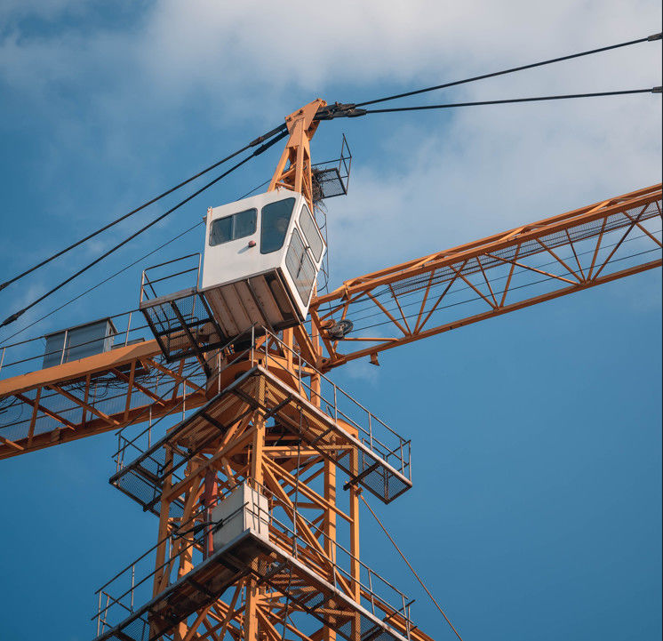 Sinocorp altura e cor personalizados 6 toneladas Hammerhead Tower Crane para construção de arranha-céus
