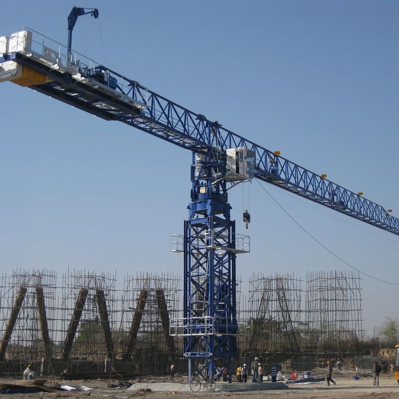 Carga de elevação máxima de 6,0 t Equipamento de guindaste de torre plana para construção precisa
