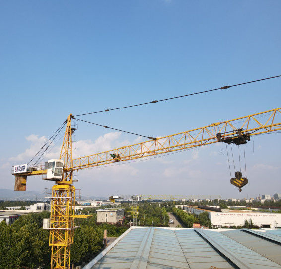 60 metros Máximo raio de trabalho Topless 8 toneladas torre guindaste Perfeito para projetos de grande escala